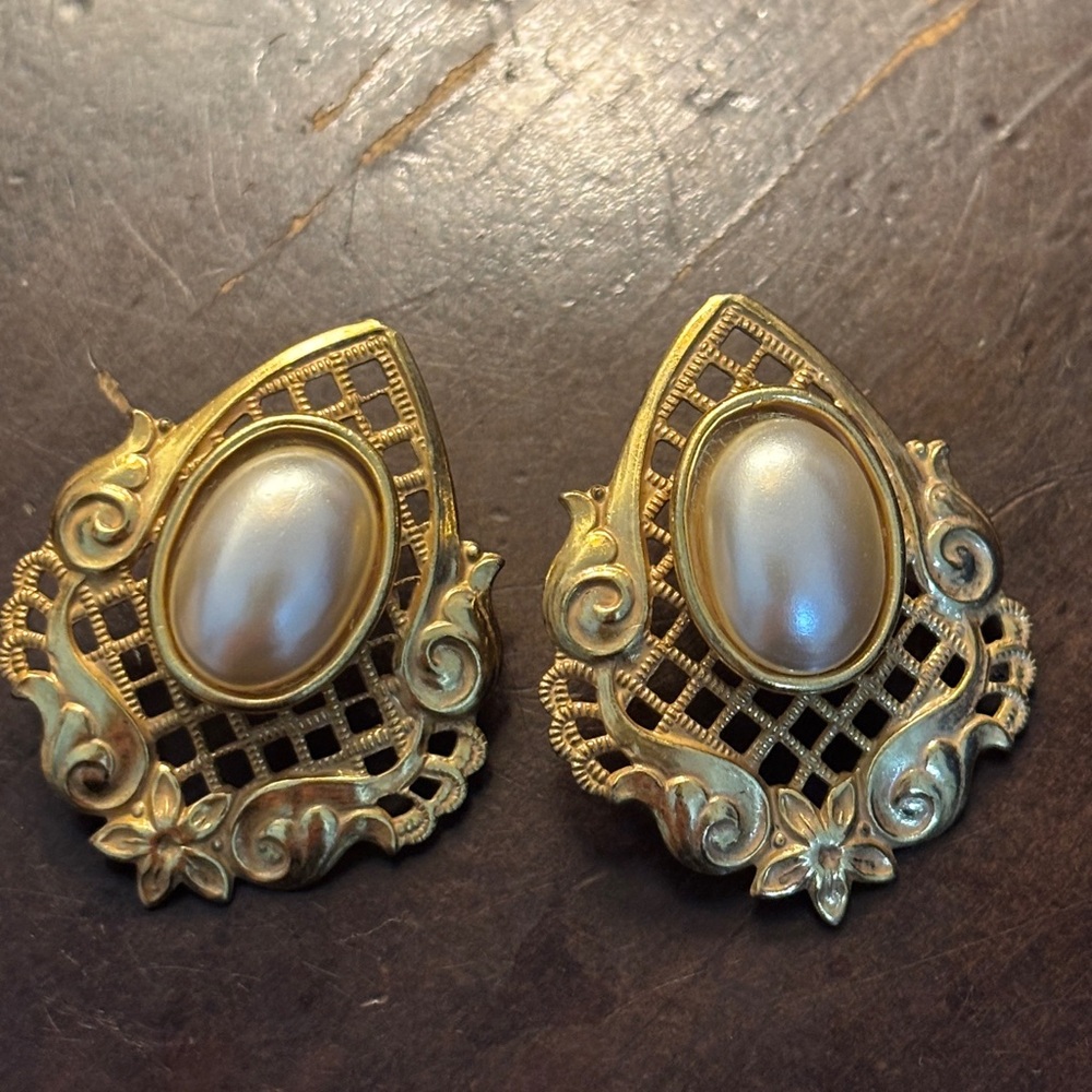 Elegant Gold and Cream Vintage Earrings
